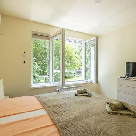 Top Location, Brand New 3 Bdrm Apt & Free Parking 소피아 외부 사진